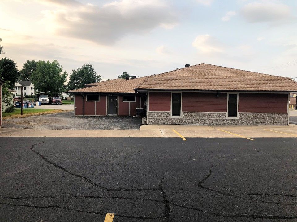308 S Court St, Marion, IL 62959